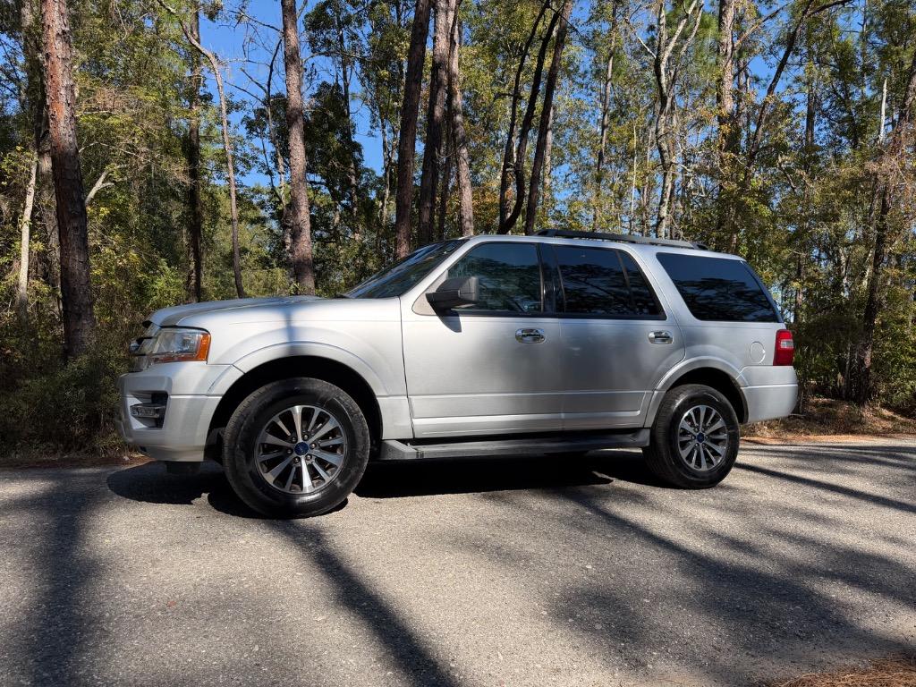 2017 Ford Expedition XLT's photo