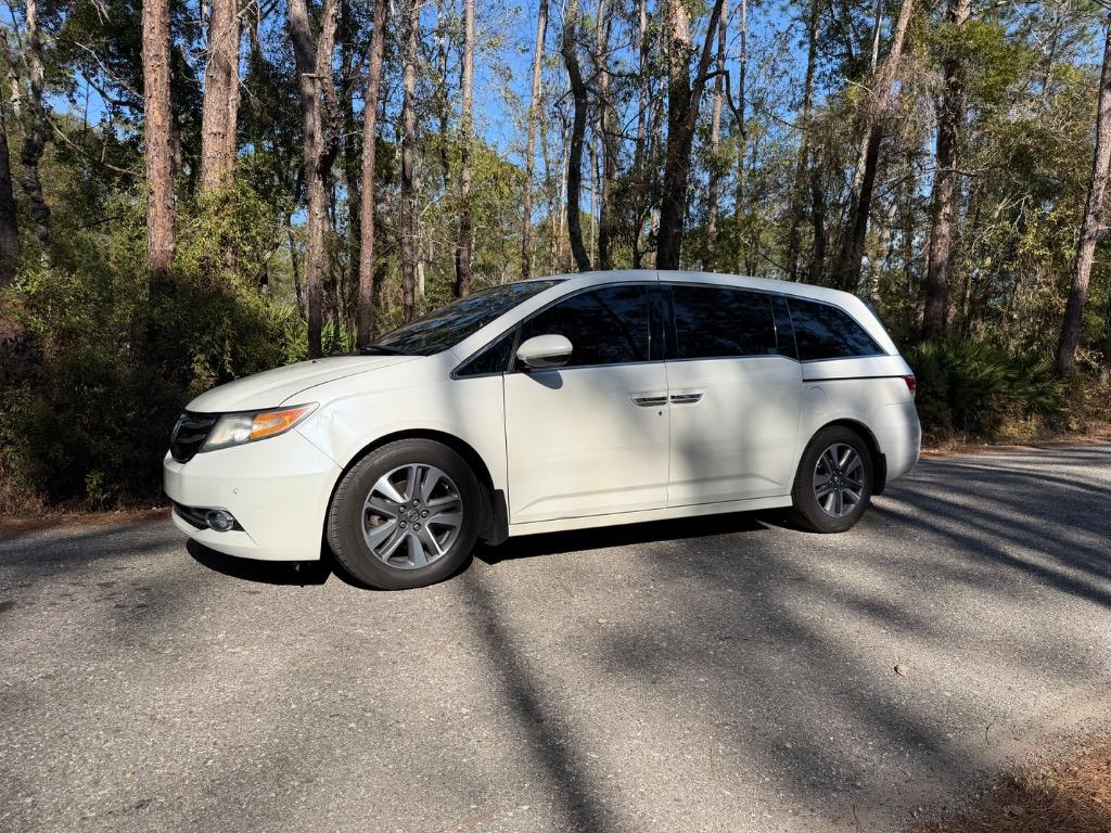 2016 Honda Odyssey Touring Elite's photo