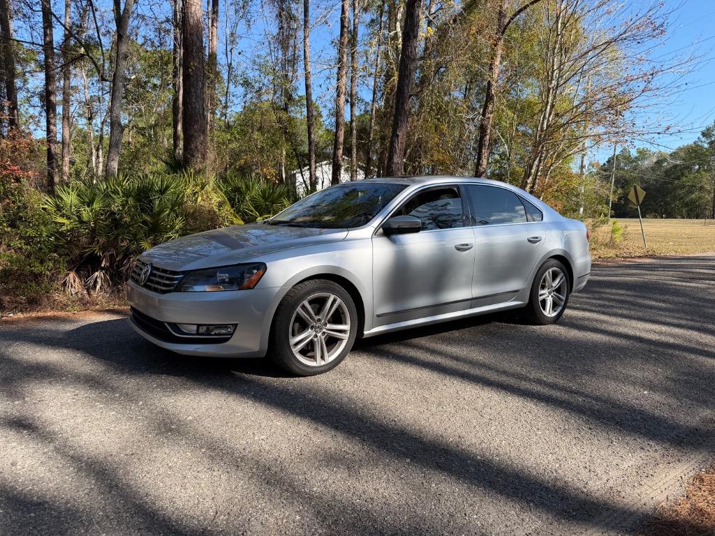 2014 Volkswagen Passat 1.8T SEL Premium's photo